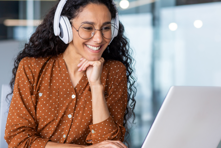 Student listening to teacher virtually